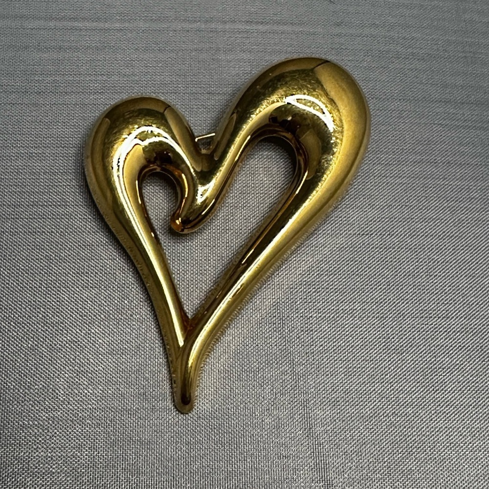 Vintage Monet Gold Heart Brooch Pin Valentine’s Day Jewelry